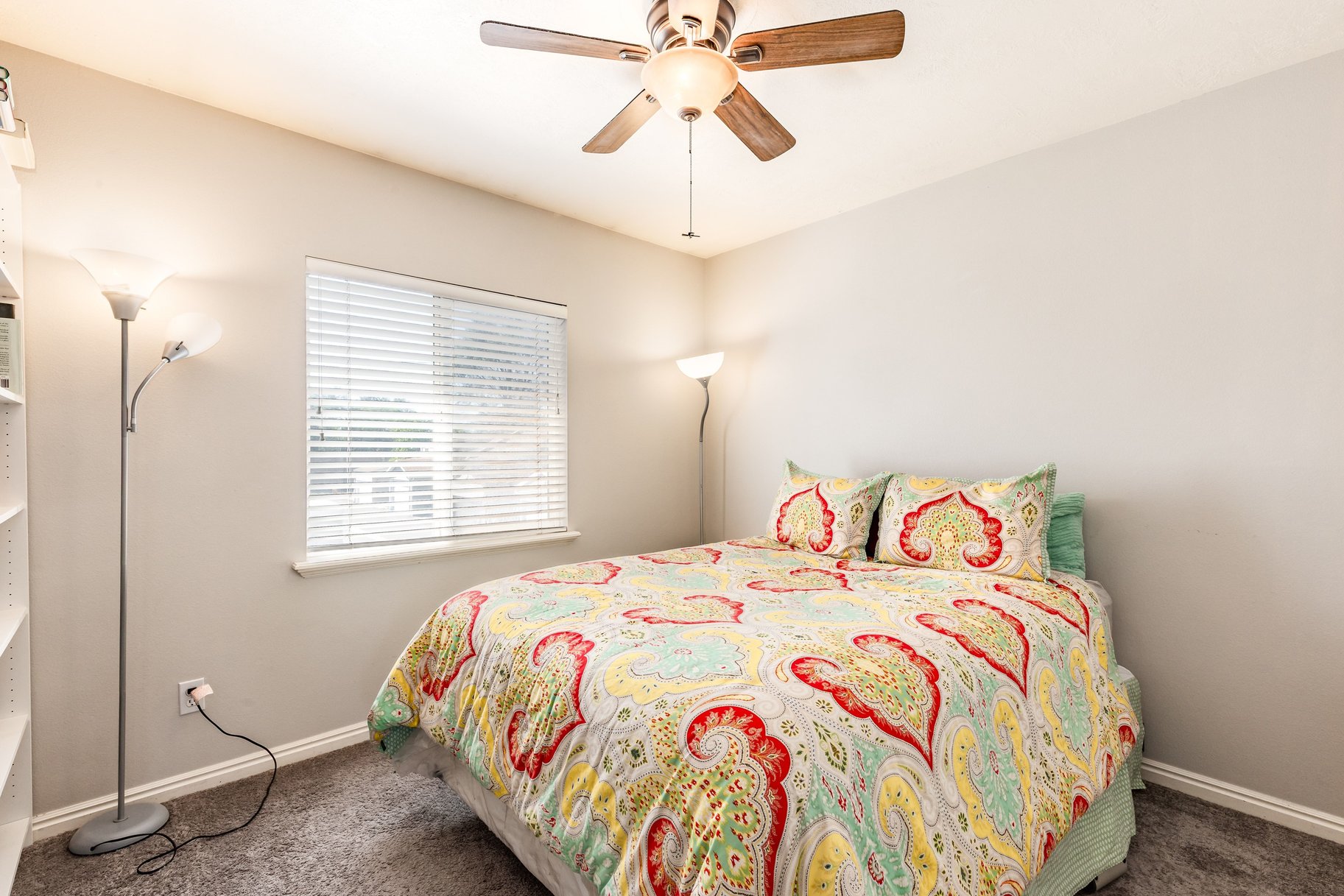  Your Perfect Townhome: Spacious Layout, Finished Basement & Relaxing Back Patio - 物件實景
