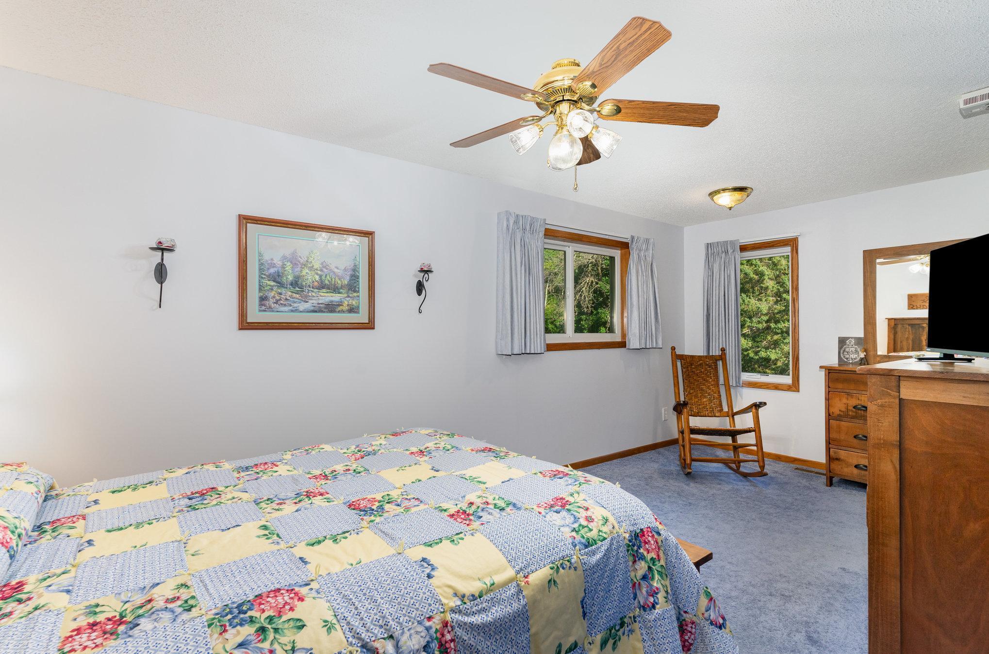 Lakeville, Minnesota, 55044, United States, 5 Bedrooms Bedrooms, ,1 BathroomBathrooms,Residential,For Sale,1989528