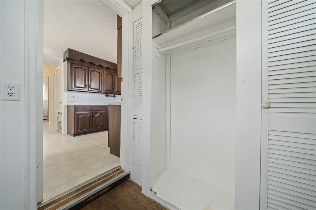 Quincy, Massachusetts, 02169, United States, 3 Bedrooms Bedrooms, ,2 BathroomsBathrooms,Residential,For Sale,1951174