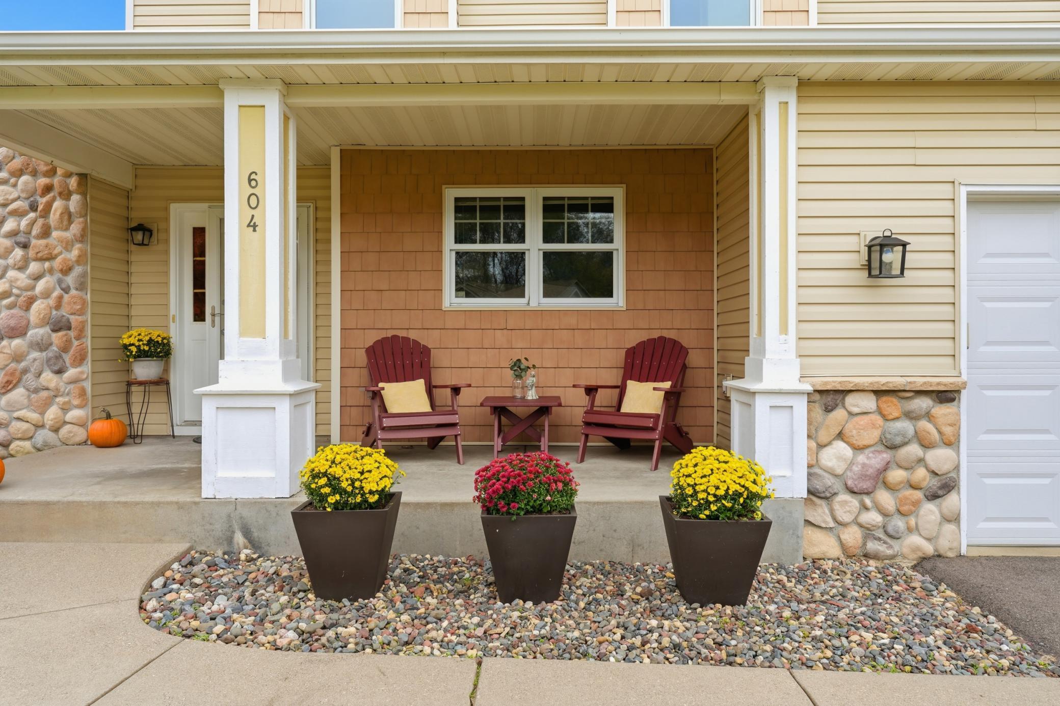 Hudson, Wisconsin, 54016, United States, 5 Bedrooms Bedrooms, ,3 BathroomsBathrooms,Residential,For Sale,1989559