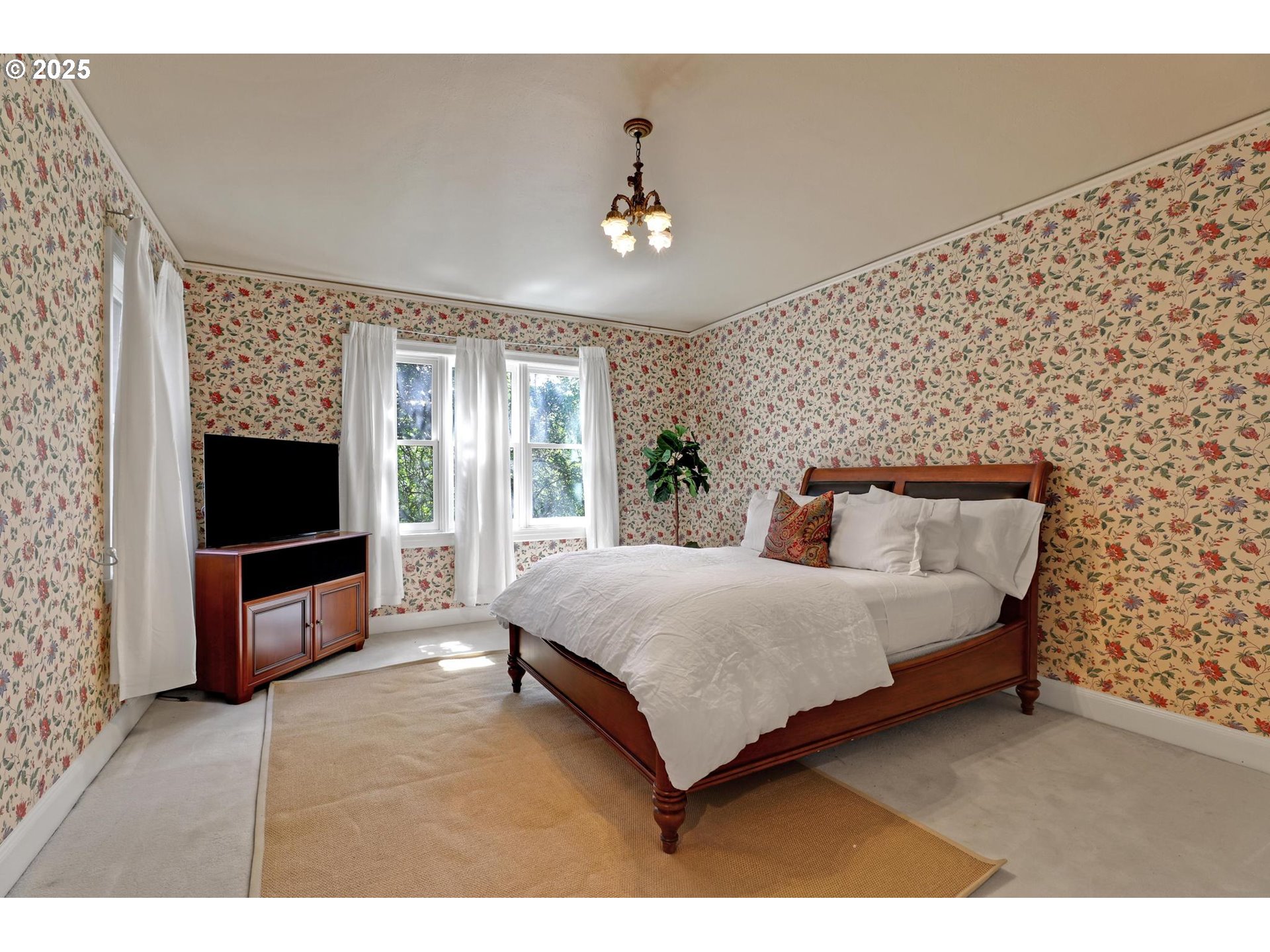 Portland, Oregon, 97205, United States, 4 Bedrooms Bedrooms, ,4 BathroomsBathrooms,Residential,For Sale,1795097