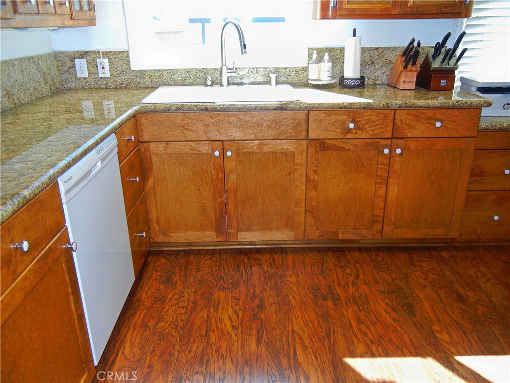 Ontario, California, 91762, United States, 4 Bedrooms Bedrooms, ,1 BathroomBathrooms,Residential,For Sale,1936943