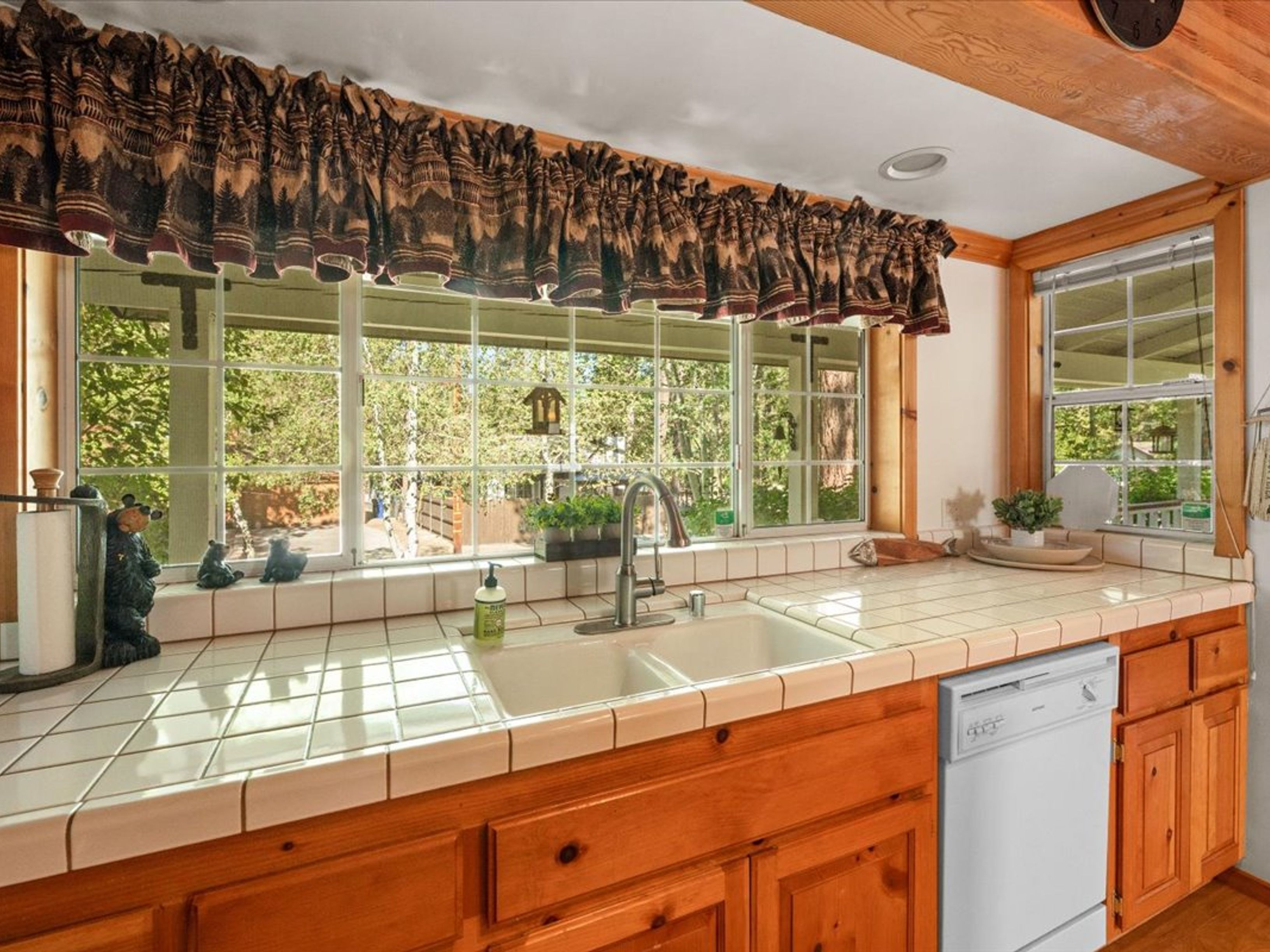  416 Pineview Drive, Big Bear, CA 92314 - 物件實景