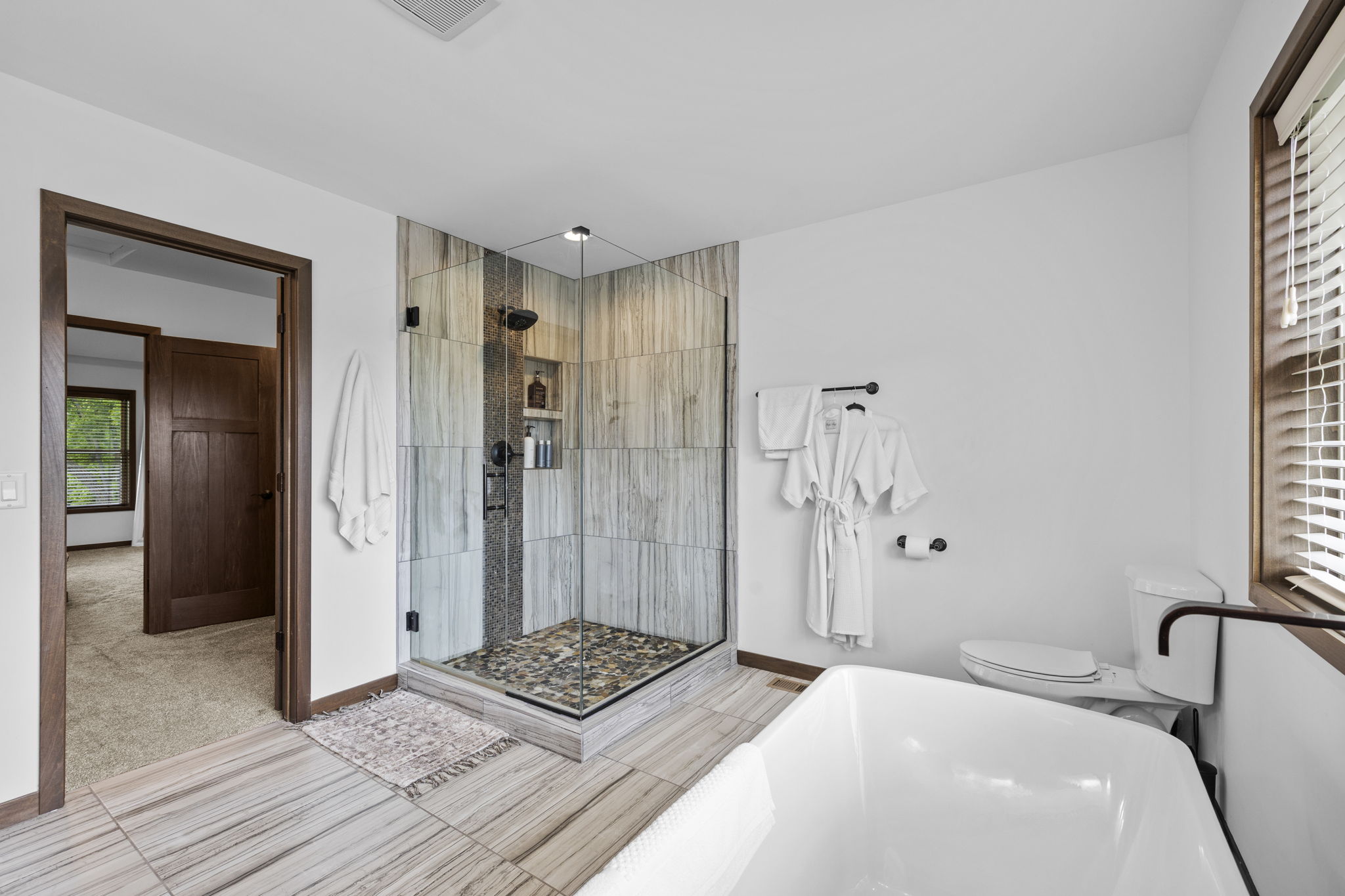  Elegant Custom Living in Coveted Lakeville Setting - 物件實景