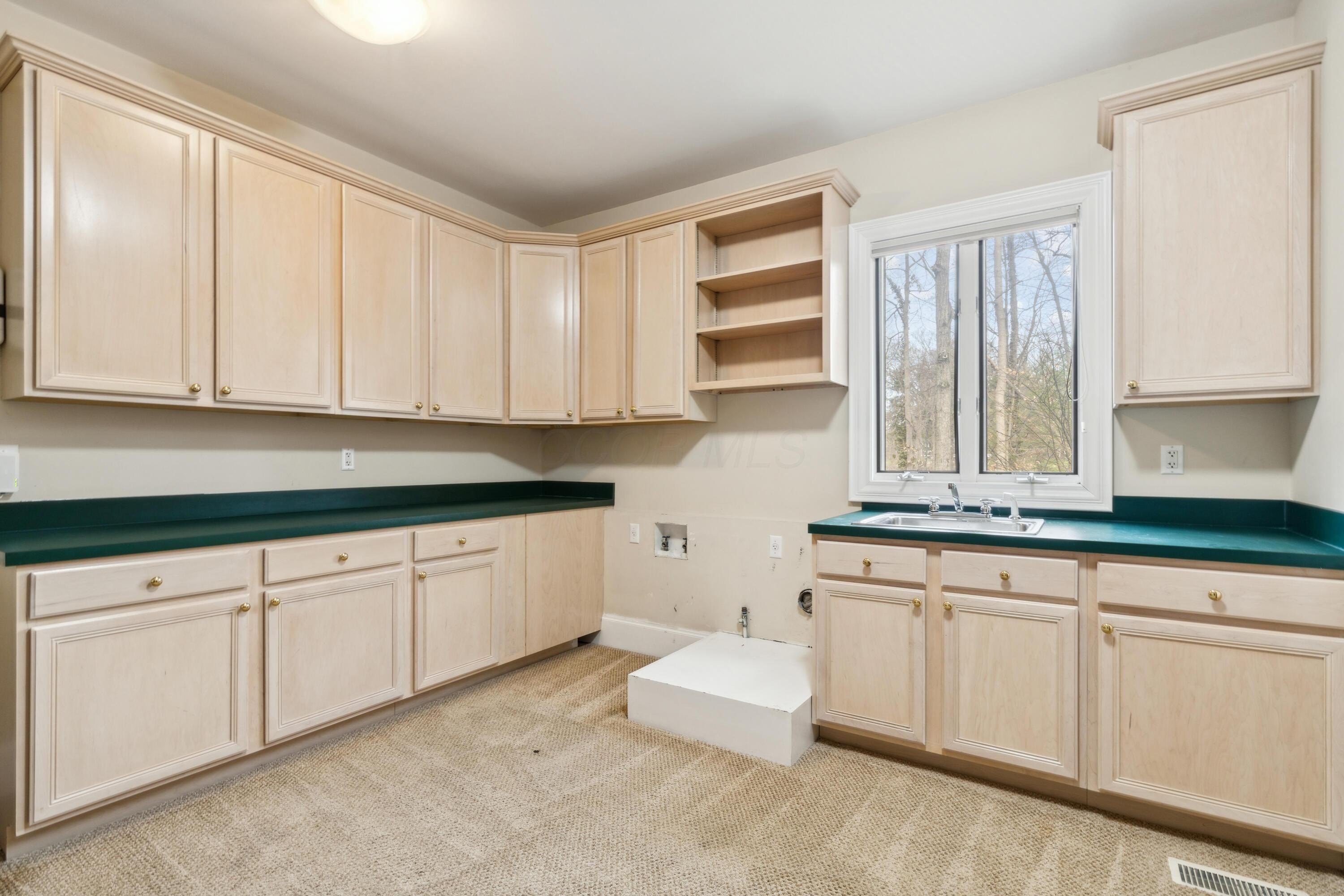 Columbus, Ohio, 43220, United States, 5 Bedrooms Bedrooms, ,5 BathroomsBathrooms,Residential,For Sale,1798291