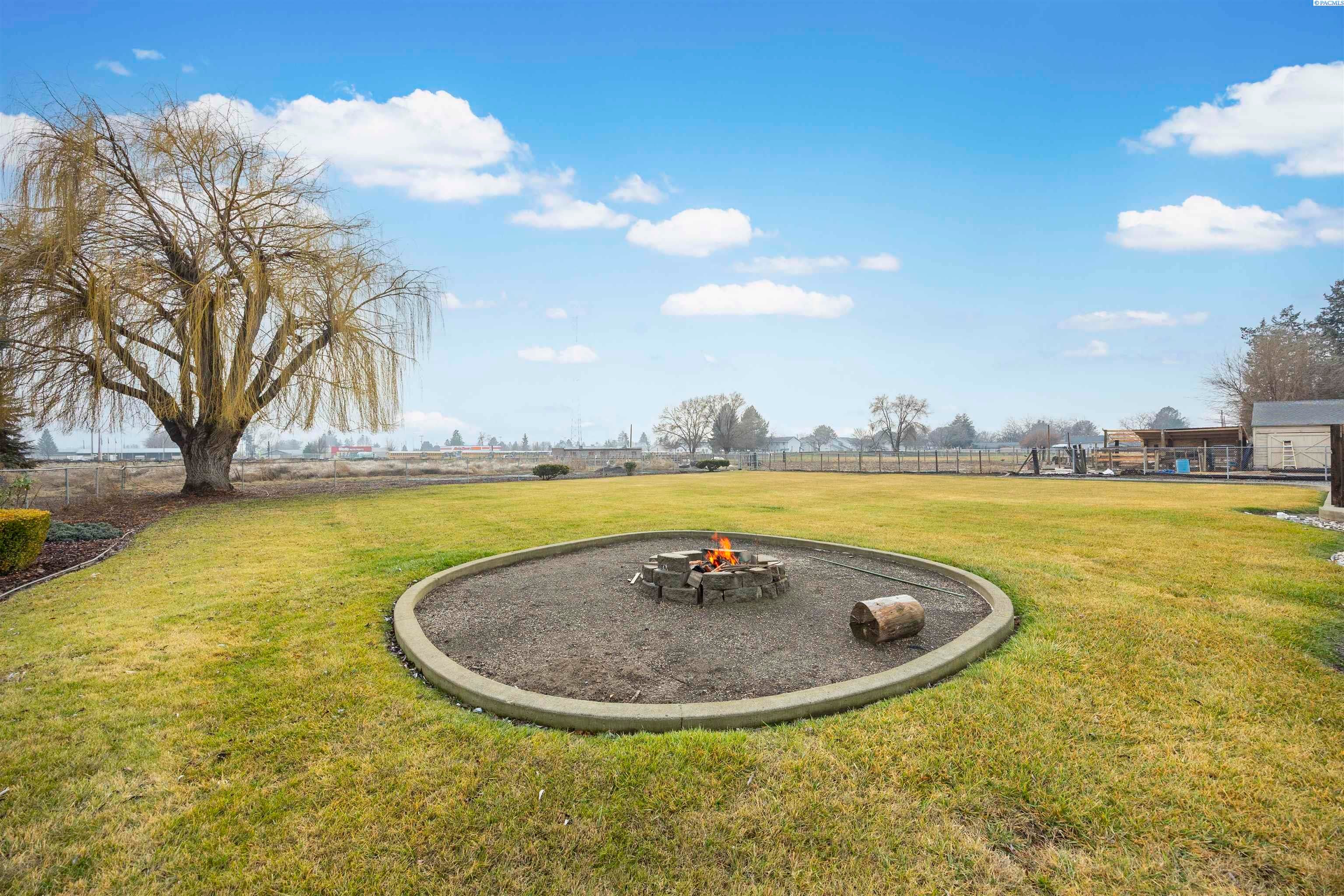 Grandview, Washington, 98930, United States, 4 Bedrooms Bedrooms, ,3 BathroomsBathrooms,Residential,For Sale,2007847