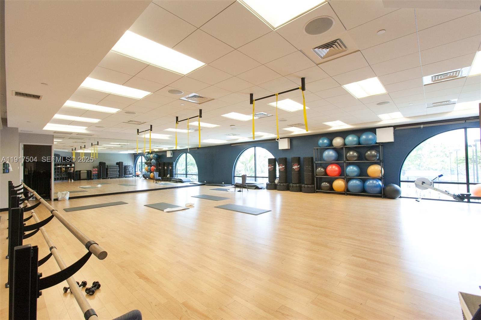 Aventura, Florida, 33160, United States, 3 Bedrooms Bedrooms, ,3 BathroomsBathrooms,Residential,For Sale,1997076