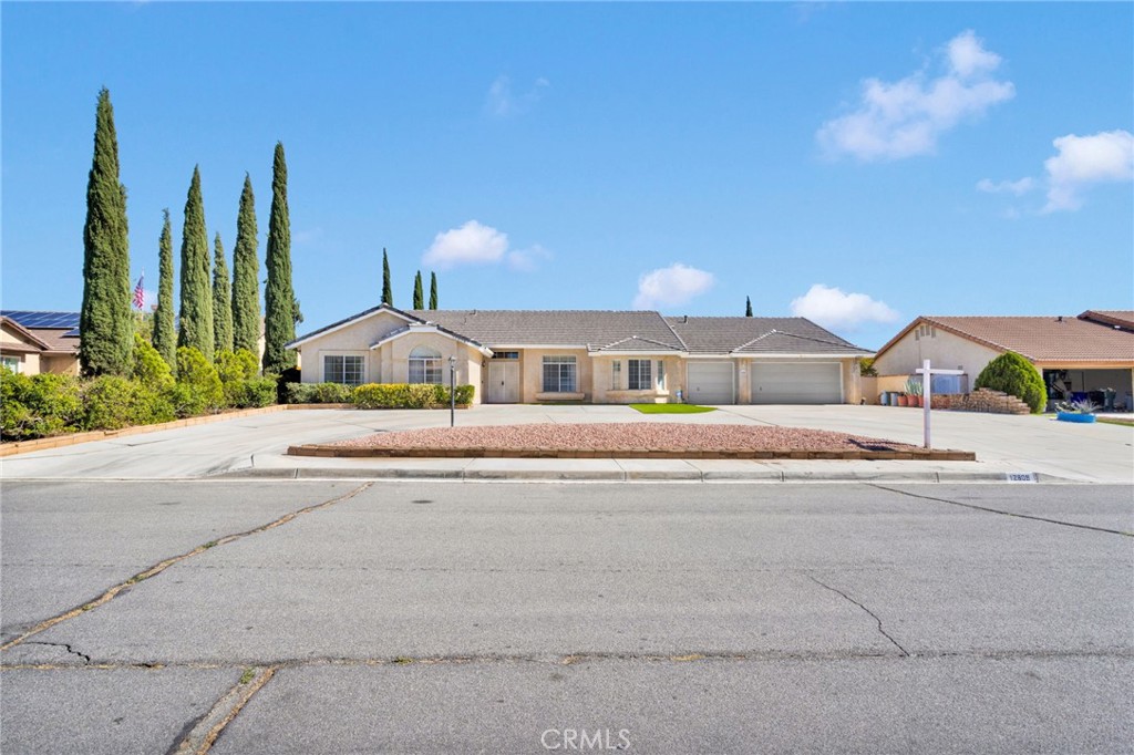 Apple Valley, California, 92308, United States, 5 Bedrooms Bedrooms, ,4 BathroomsBathrooms,Residential,For Sale,1941595