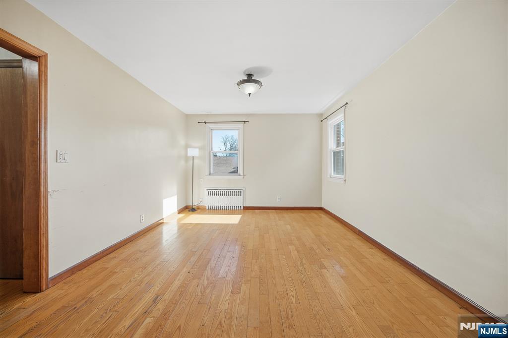 Fort Lee, New Jersey, 07024, United States, 4 Bedrooms Bedrooms, ,3 BathroomsBathrooms,Residential,For Sale,2003109