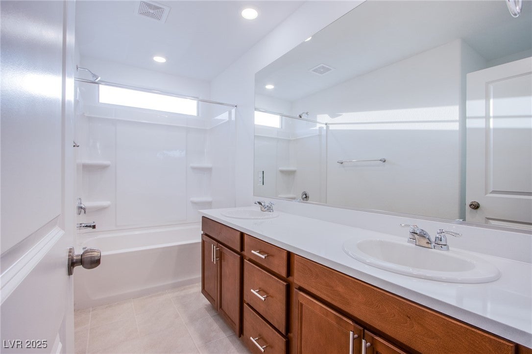 Las Vegas, Nevada, 89141, United States, 5 Bedrooms Bedrooms, ,3 BathroomsBathrooms,Residential,For Sale,1978122