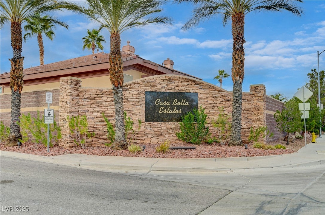 Las Vegas, Nevada, 89117, United States, 4 Bedrooms Bedrooms, ,5 BathroomsBathrooms,Residential,For Sale,2005418