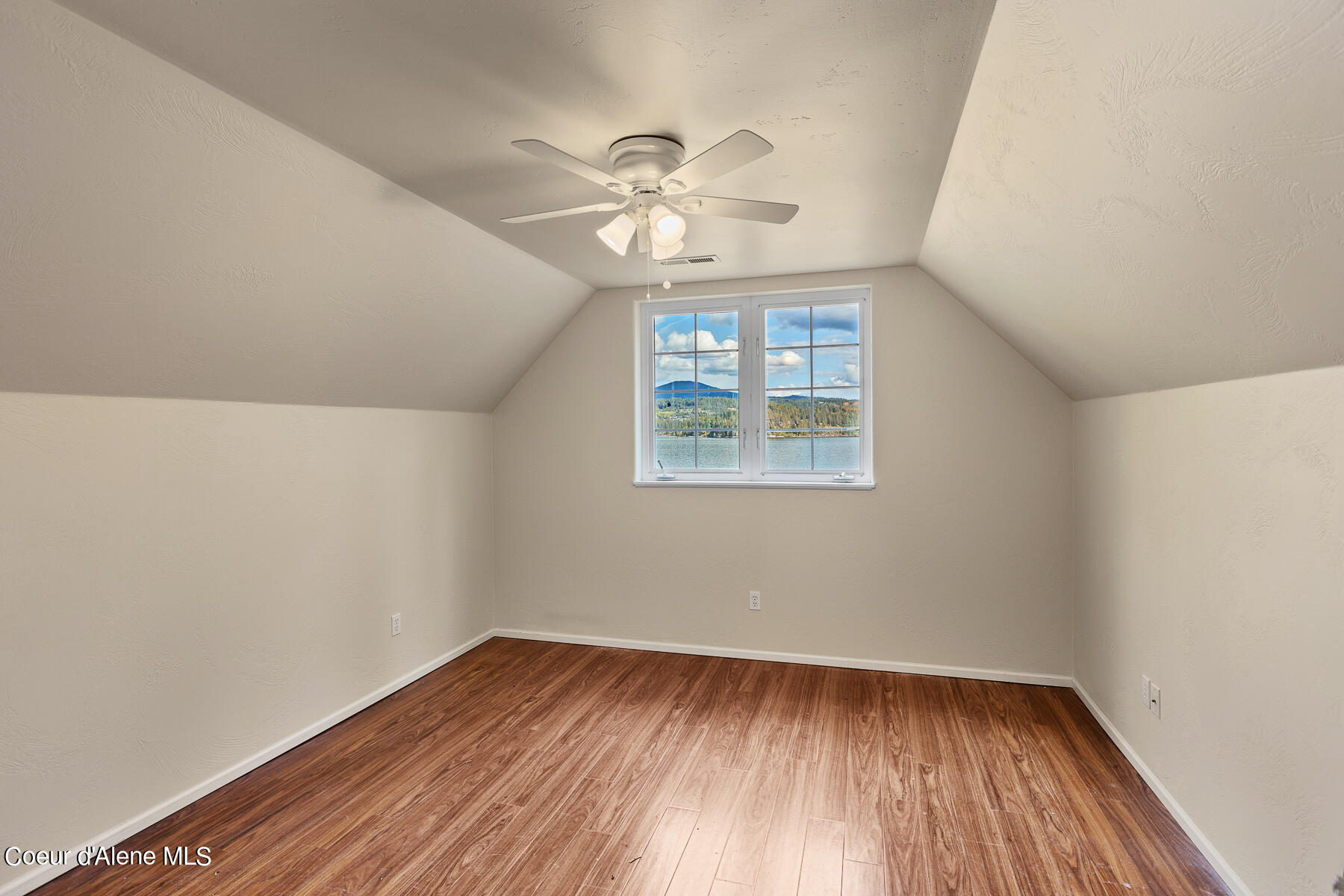 Coeur d'Alene, Idaho, 83814, United States, 5 Bedrooms Bedrooms, ,3 BathroomsBathrooms,Residential,For Sale,1976394