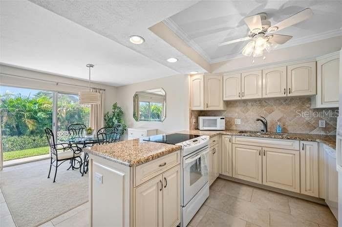 CLEARWATER BEACH, Florida, 33767, United States, 2 Bedrooms Bedrooms, ,2 BathroomsBathrooms,Residential,For Sale,1977587