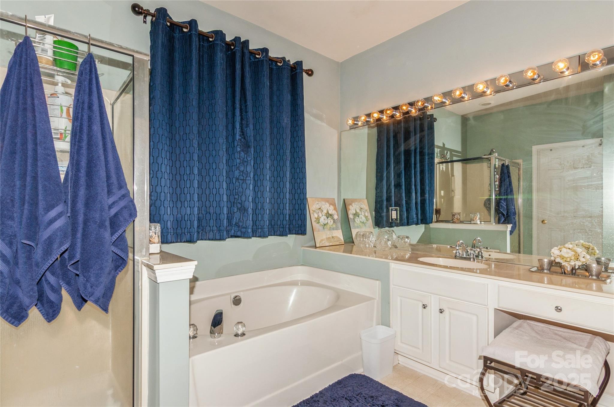 Cornelius, North Carolina, 28031, United States, 4 Bedrooms Bedrooms, ,3 BathroomsBathrooms,Residential,For Sale,1896609