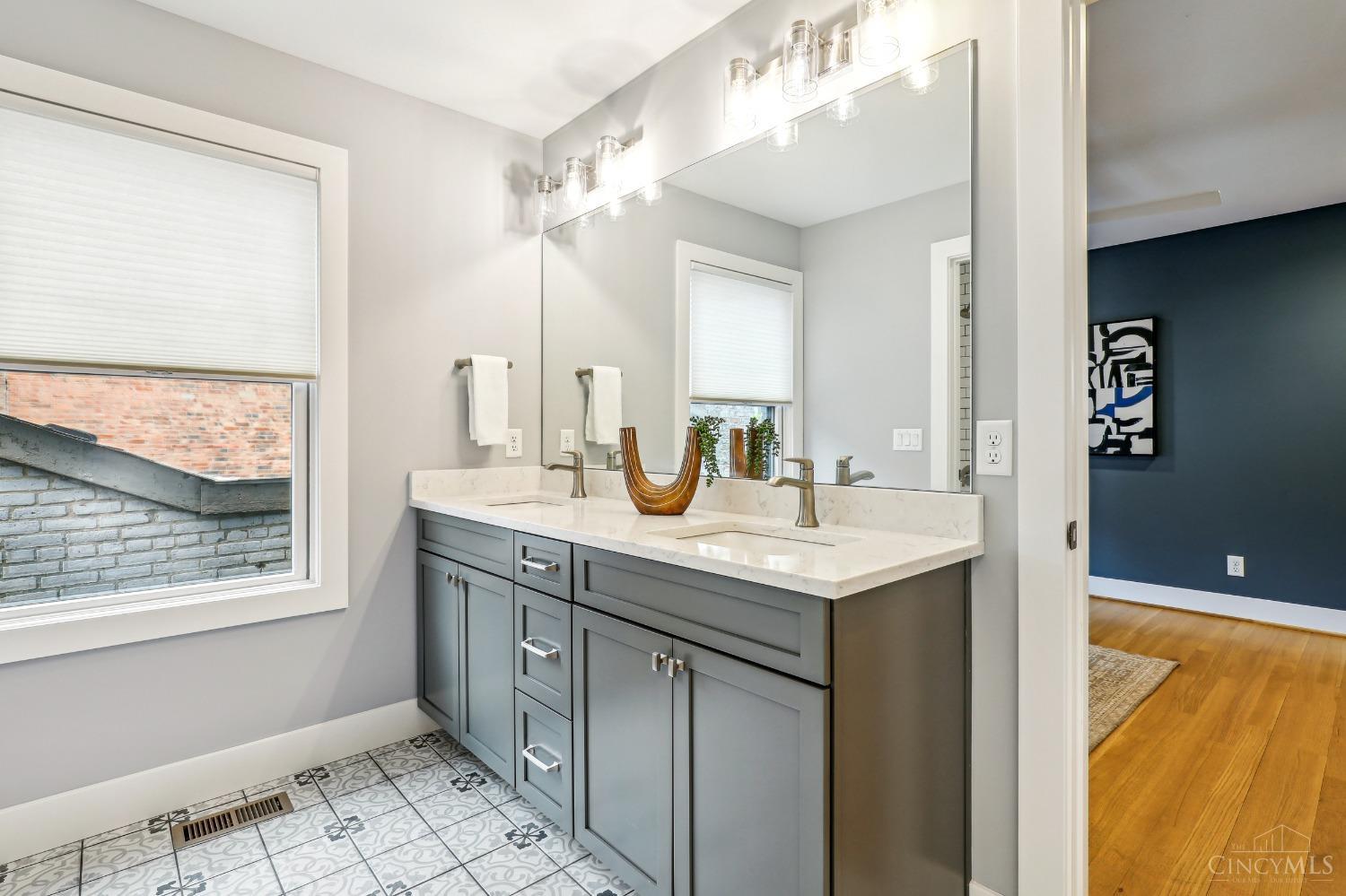 Cincinnati, Ohio, 45202, United States, 4 Bedrooms Bedrooms, ,5 BathroomsBathrooms,Residential,For Sale,1901834