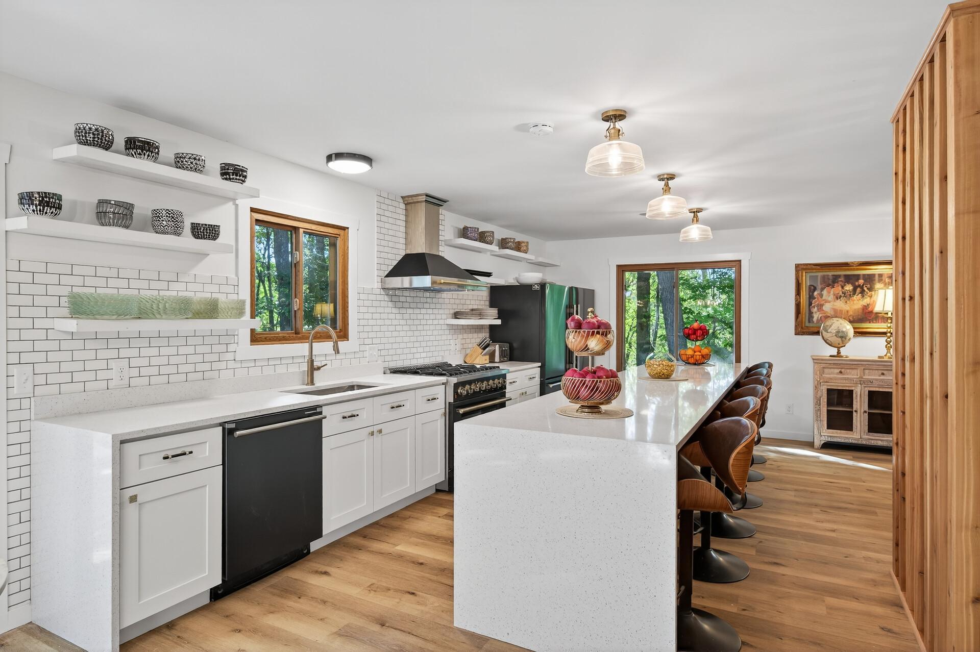 Plymouth, Minnesota, 55441, United States, 5 Bedrooms Bedrooms, ,2 BathroomsBathrooms,Residential,For Sale,1989260