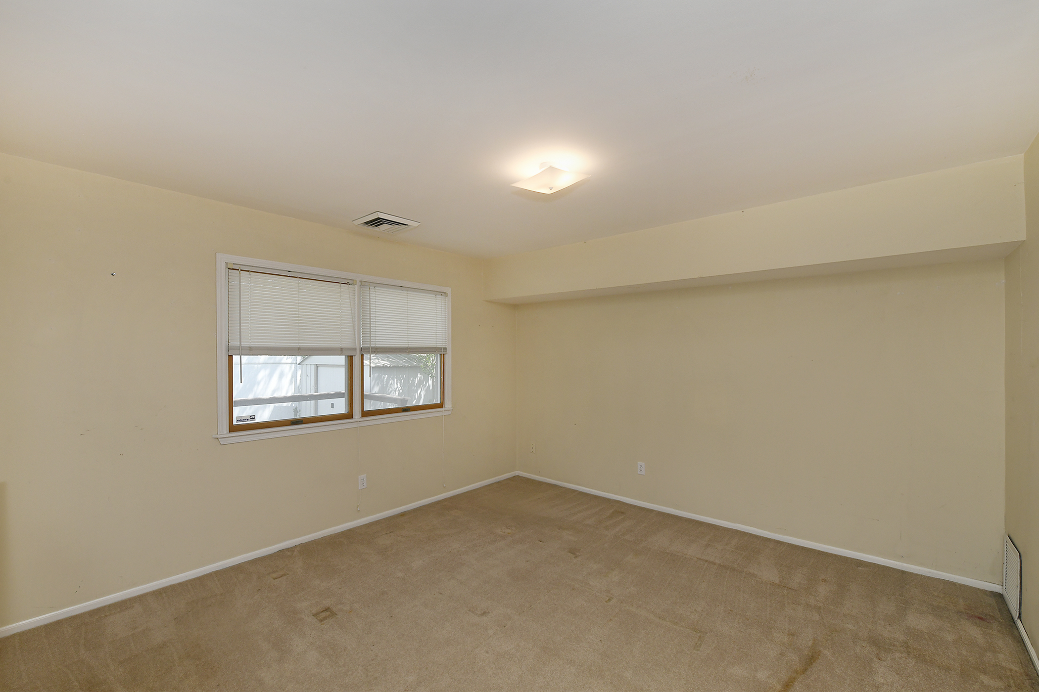 Bethpage, New York, 11714, United States, 4 Bedrooms Bedrooms, ,3 BathroomsBathrooms,Residential,For Sale,1880879