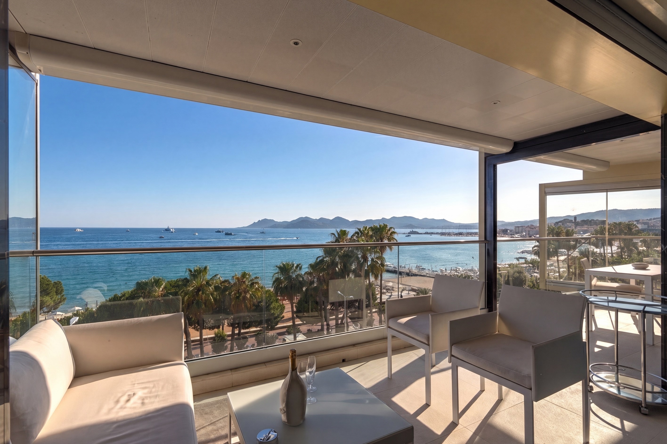  Luxury apartment on the Cannes Croisette with panoramic sea views and three sui… - 物件實景