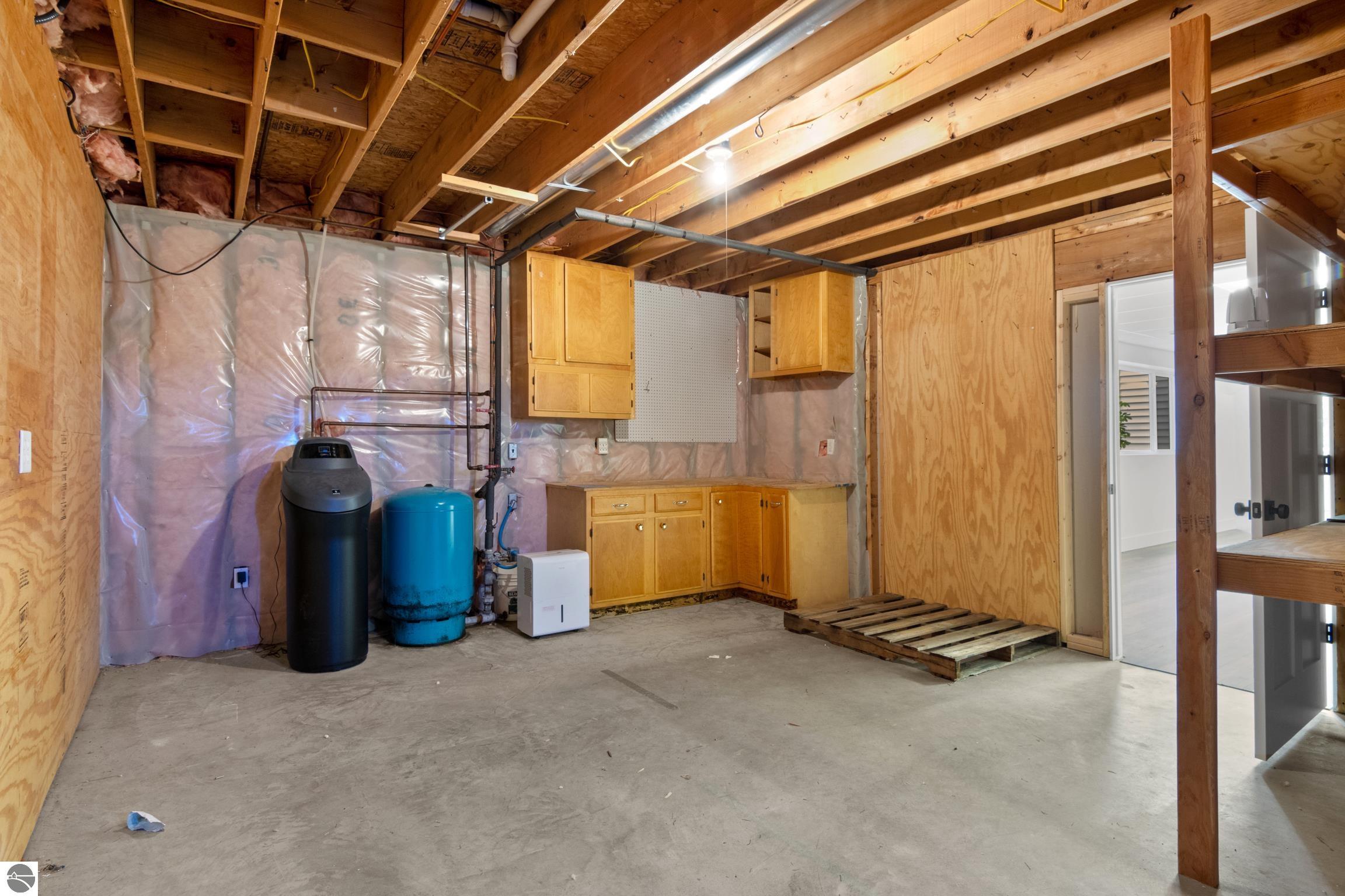 Traverse City, Michigan, 49696, United States, 4 Bedrooms Bedrooms, ,2 BathroomsBathrooms,Residential,For Sale,1878448