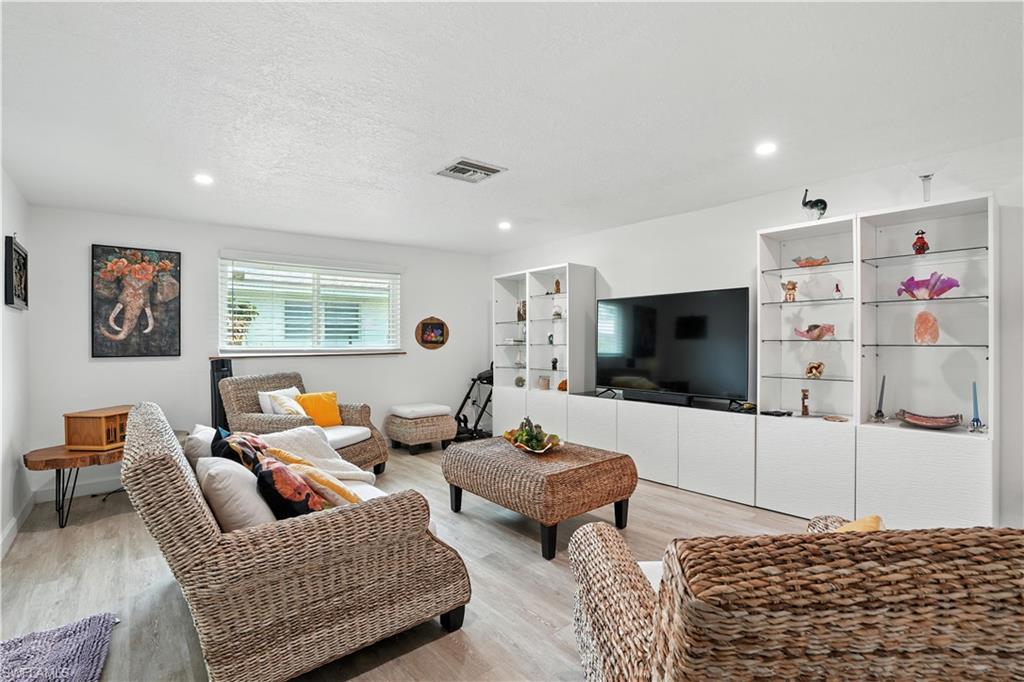 Naples, Florida, 34105, United States, 3 Bedrooms Bedrooms, ,2 BathroomsBathrooms,Residential,For Sale,1898311