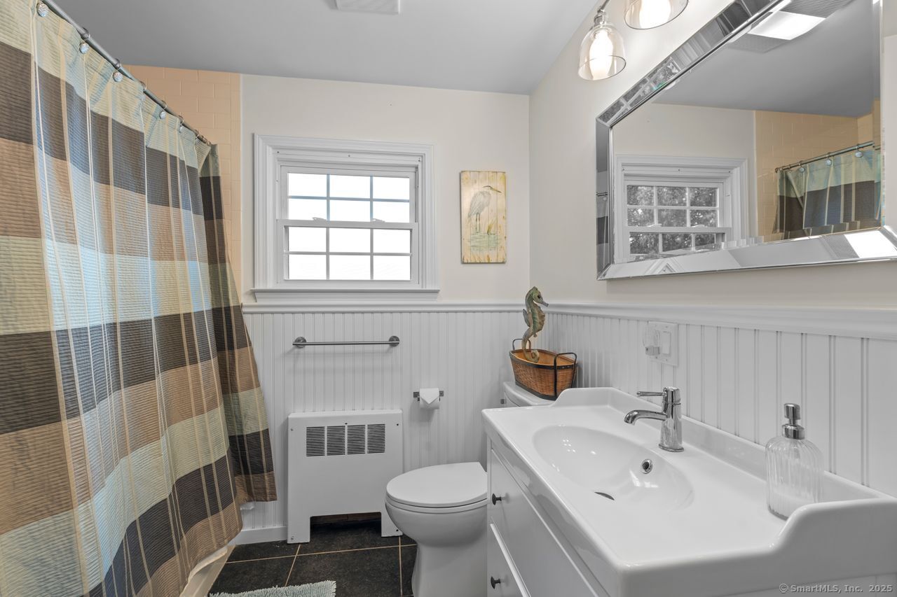 Guilford, Connecticut, 06437, United States, 3 Bedrooms Bedrooms, ,2 BathroomsBathrooms,Residential,For Sale,1906162