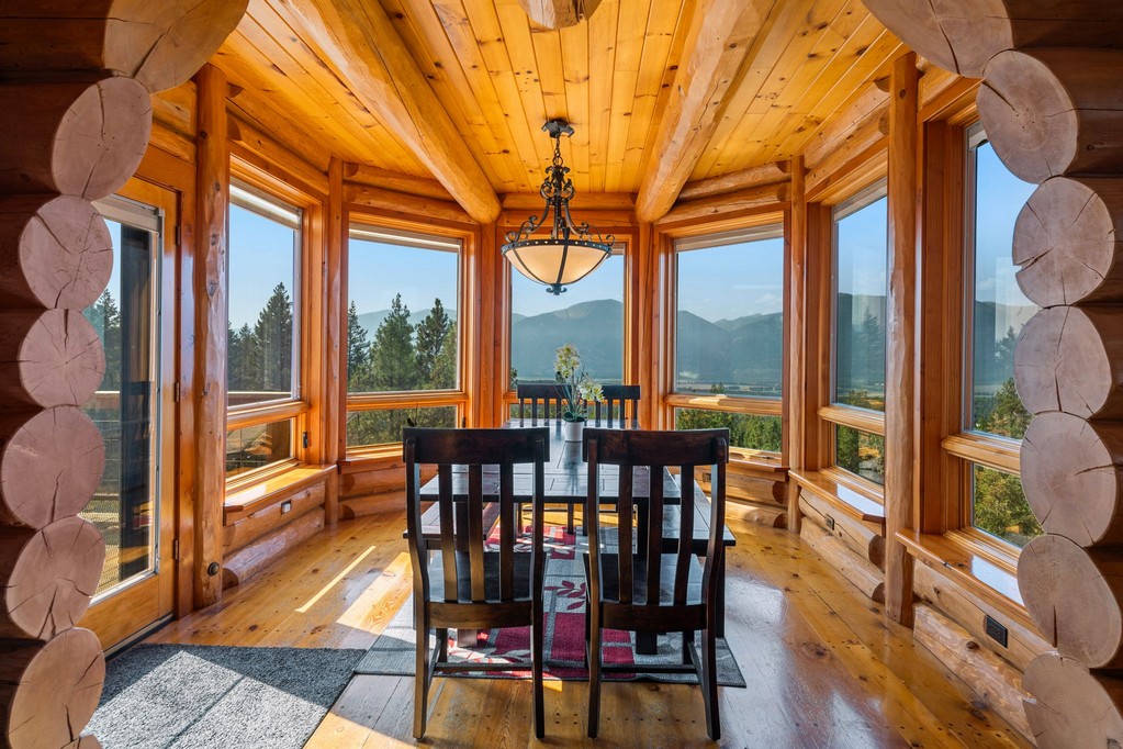 Bonners Ferry, Idaho, 83805, United States, 3 Bedrooms Bedrooms, ,4 BathroomsBathrooms,Residential,For Sale,1984473