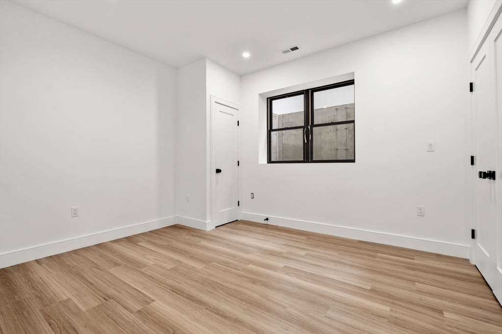 Newton, Massachusetts, 02458, United States, 4 Bedrooms Bedrooms, ,4 BathroomsBathrooms,Residential,For Sale,1865713