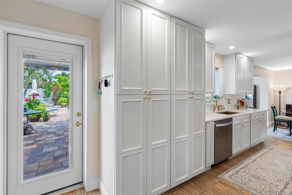 St Pete Beach, Florida, 33706, United States, 2 Bedrooms Bedrooms, ,2 BathroomsBathrooms,Residential,For Sale,1885302