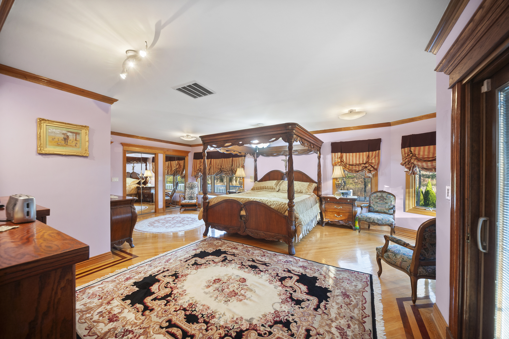 Libertyville, Illinois, 60048, United States, 4 Bedrooms Bedrooms, ,4 BathroomsBathrooms,Residential,For Sale,2003130