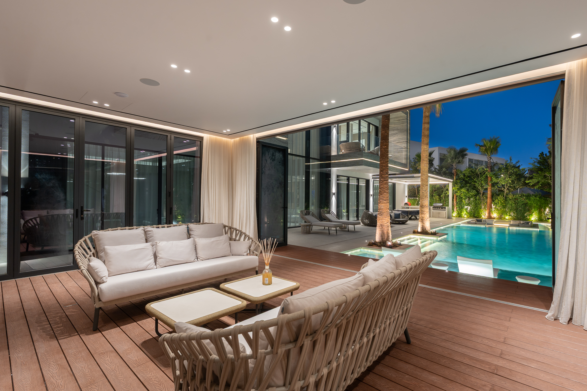  Outstanding Ready-to-Move Villa in Al Barari - 物件實景