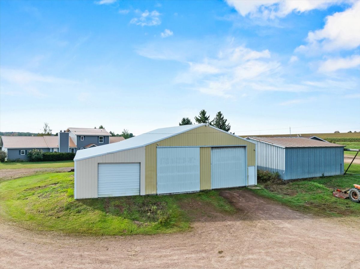 Abbotsford, Wisconsin, 54405, United States, 4 Bedrooms Bedrooms, ,4 BathroomsBathrooms,Residential,For Sale,1977625