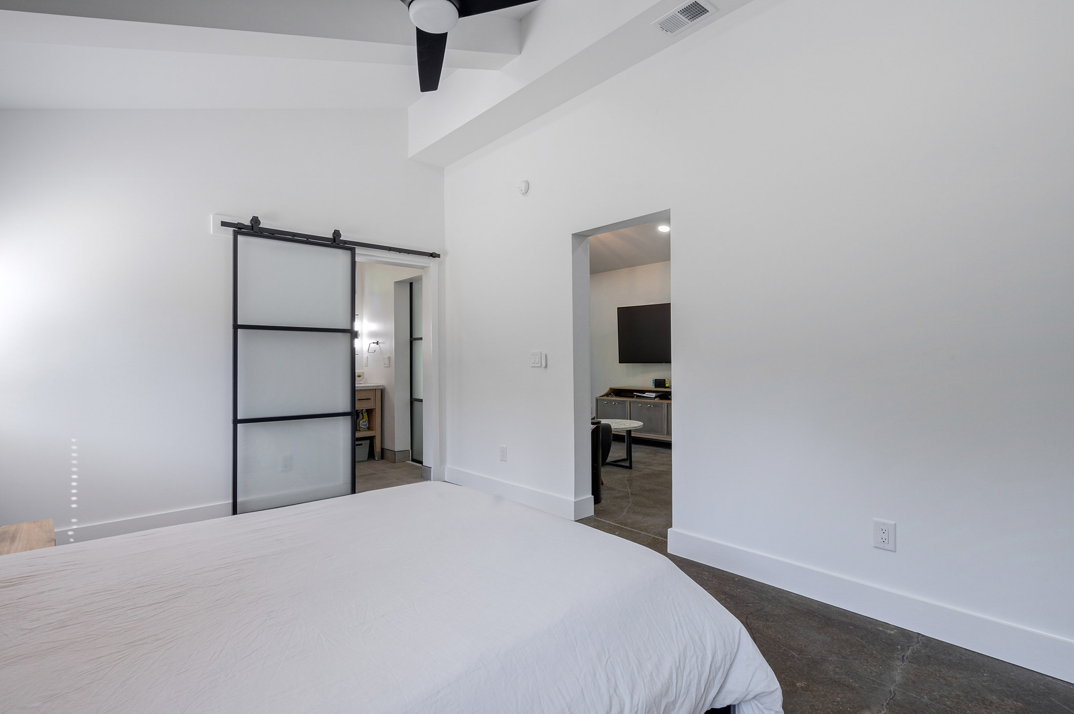  Fully Renovated Estate Blends Luxury, Flexibility & Resort-Style Living - 物件實景