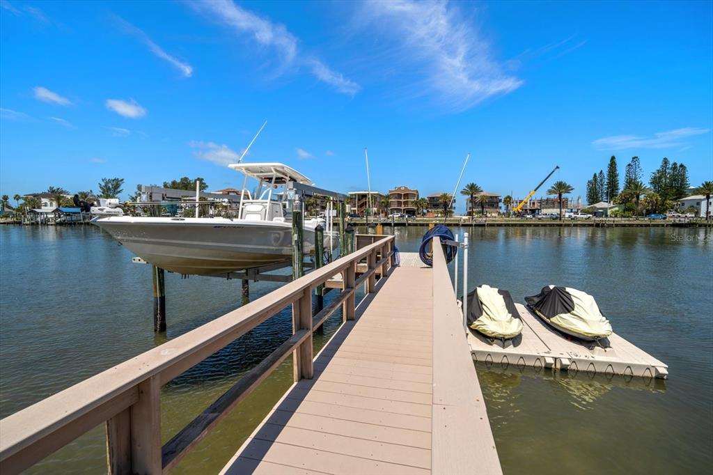 Largo, Florida, 33774, United States, 5 Bedrooms Bedrooms, ,7 BathroomsBathrooms,Residential,For Sale,1876225