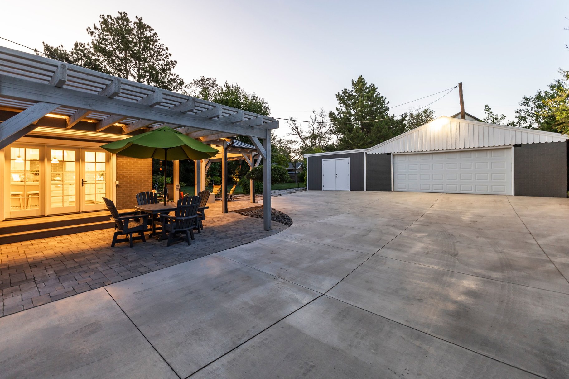  Tastefully Updated Holladay Rambler on .60 acre Manicured Lot - 物件實景