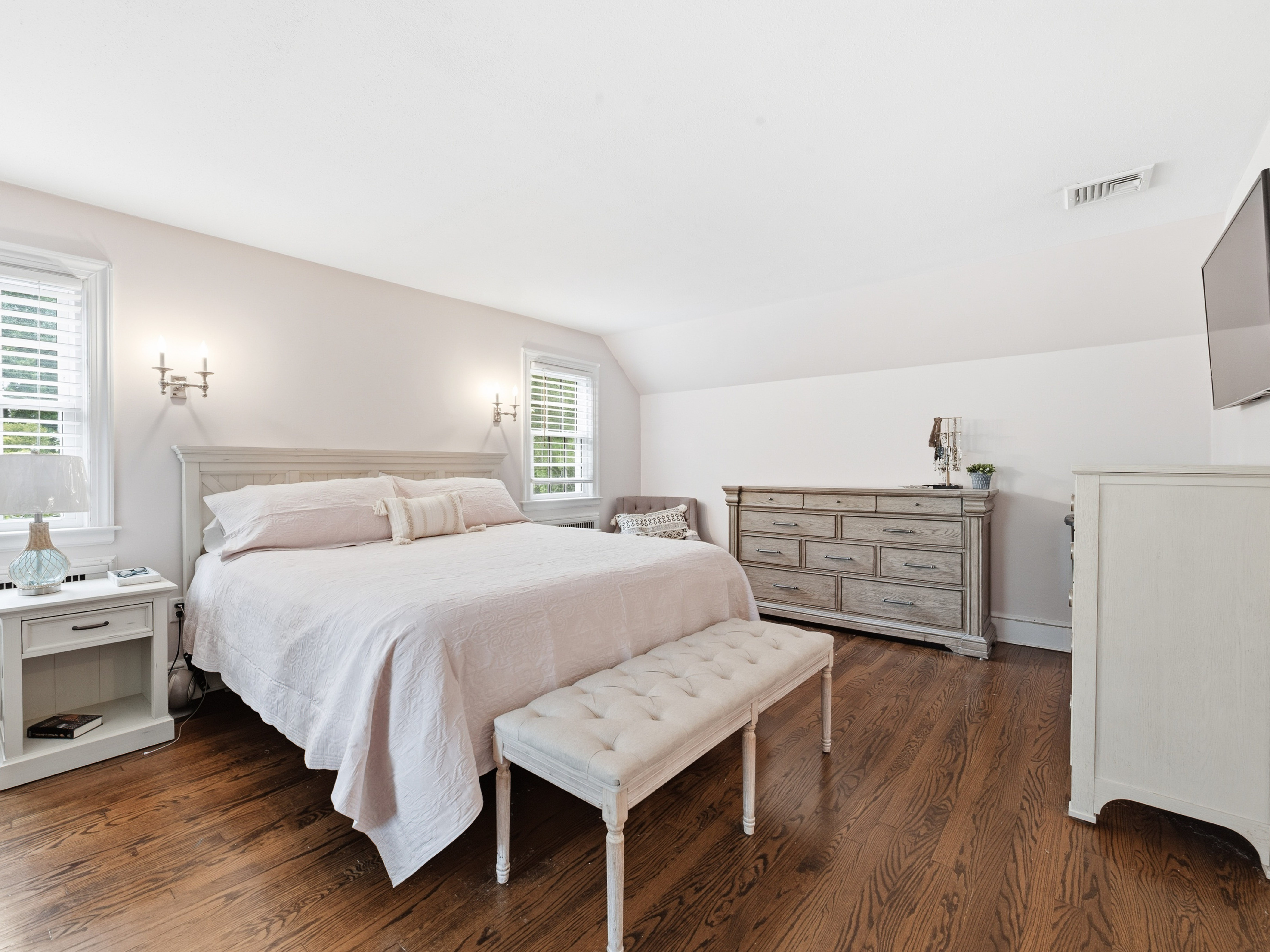  2 Longview Road, Port Washington, NY, 11050 - 物件實景