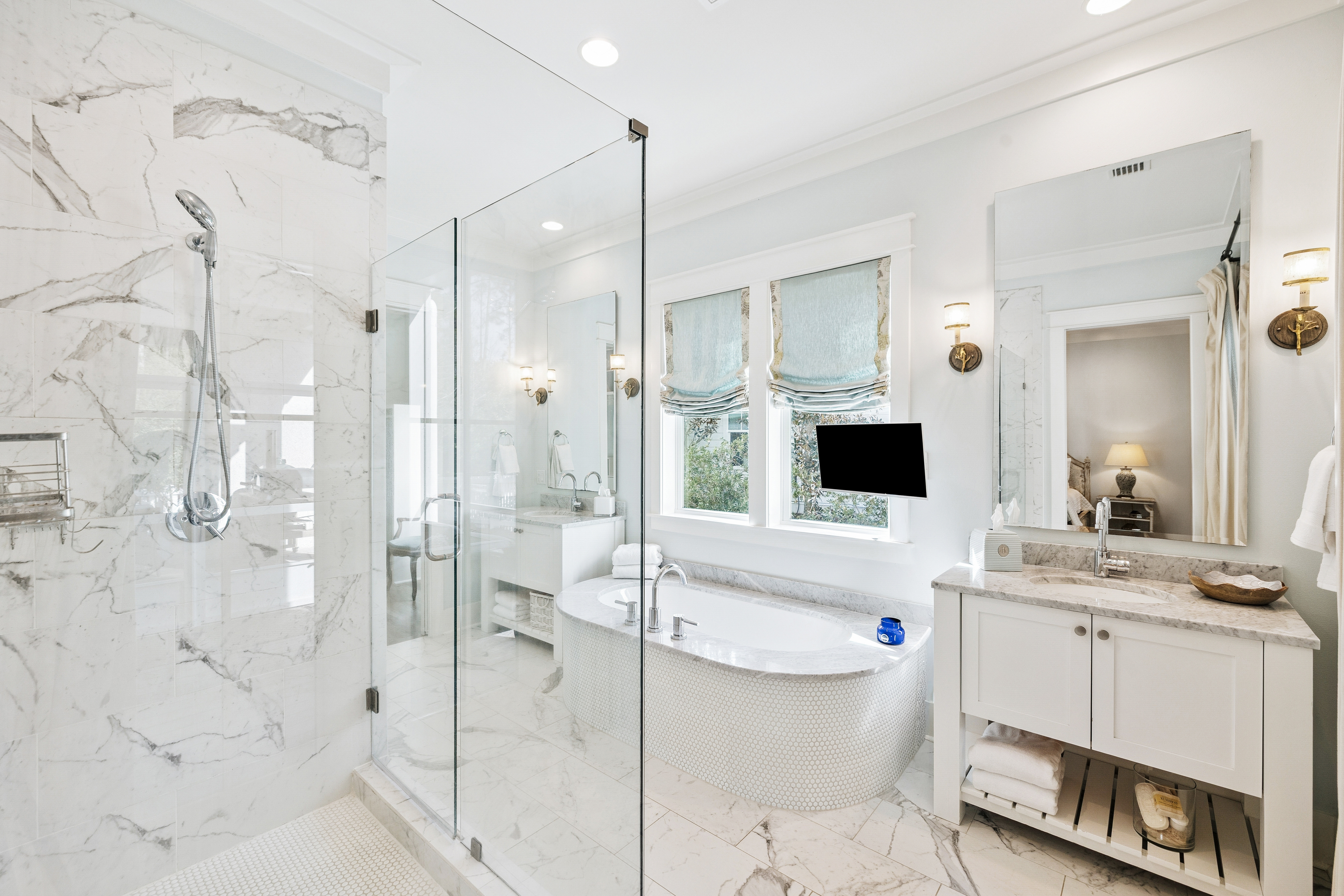  Designer-Furnished Coastal Retreat with Cabana & Outdoor Fireplace - 物件實景