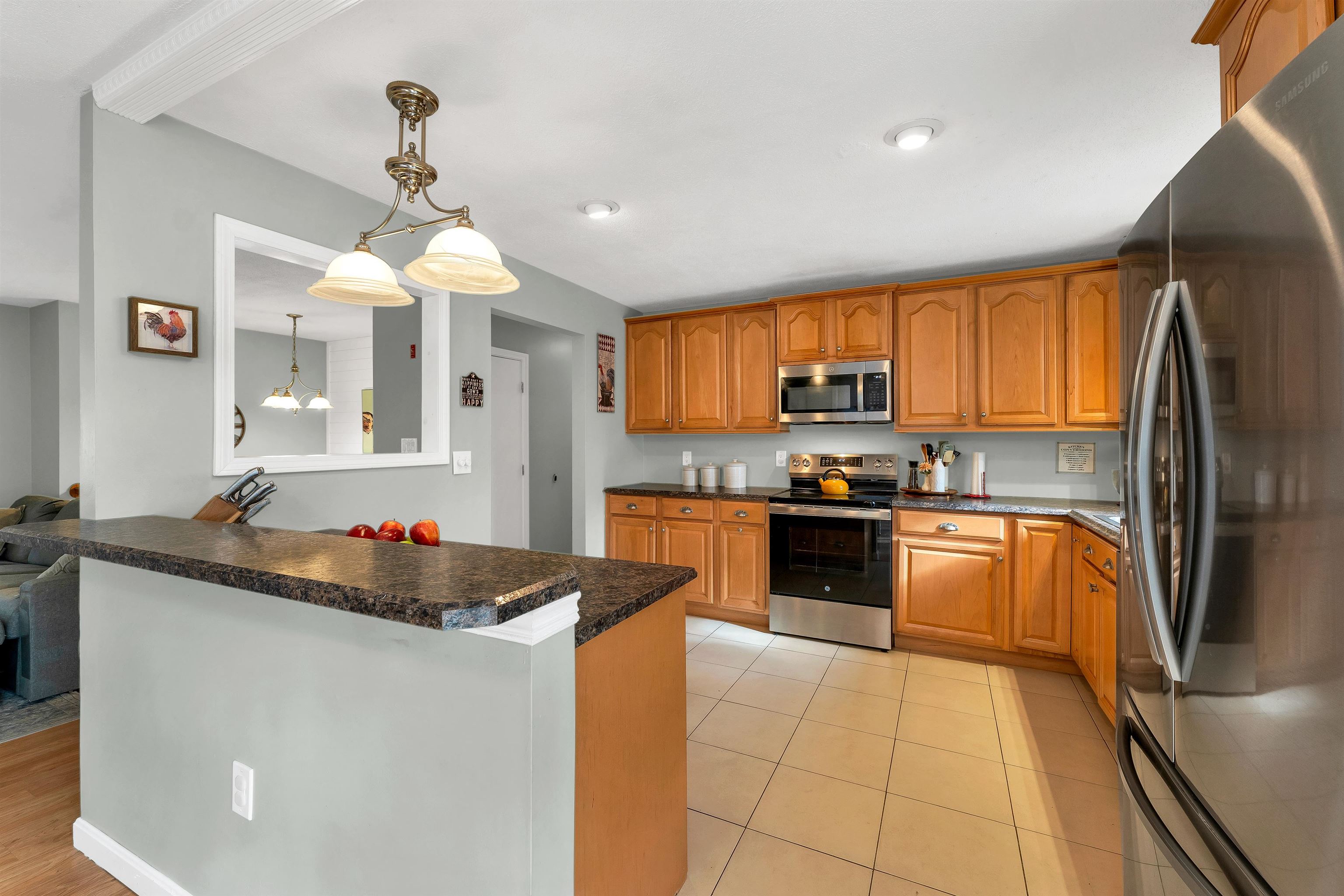 Hooksett, New Hampshire, 03106, United States, 3 Bedrooms Bedrooms, ,2 BathroomsBathrooms,Residential,For Sale,1992104