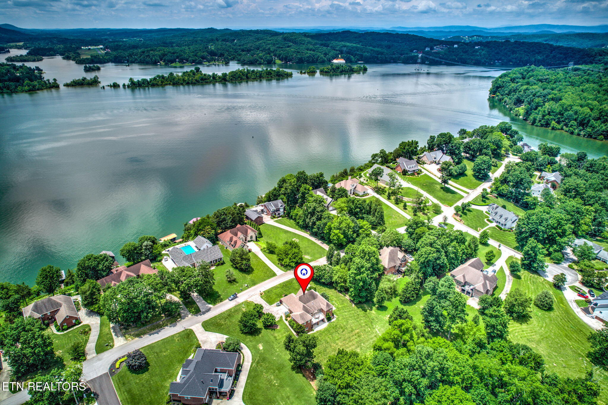 Kingston, Tennessee, 37763, United States, 3 Bedrooms Bedrooms, ,4 BathroomsBathrooms,Residential,For Sale,1885979