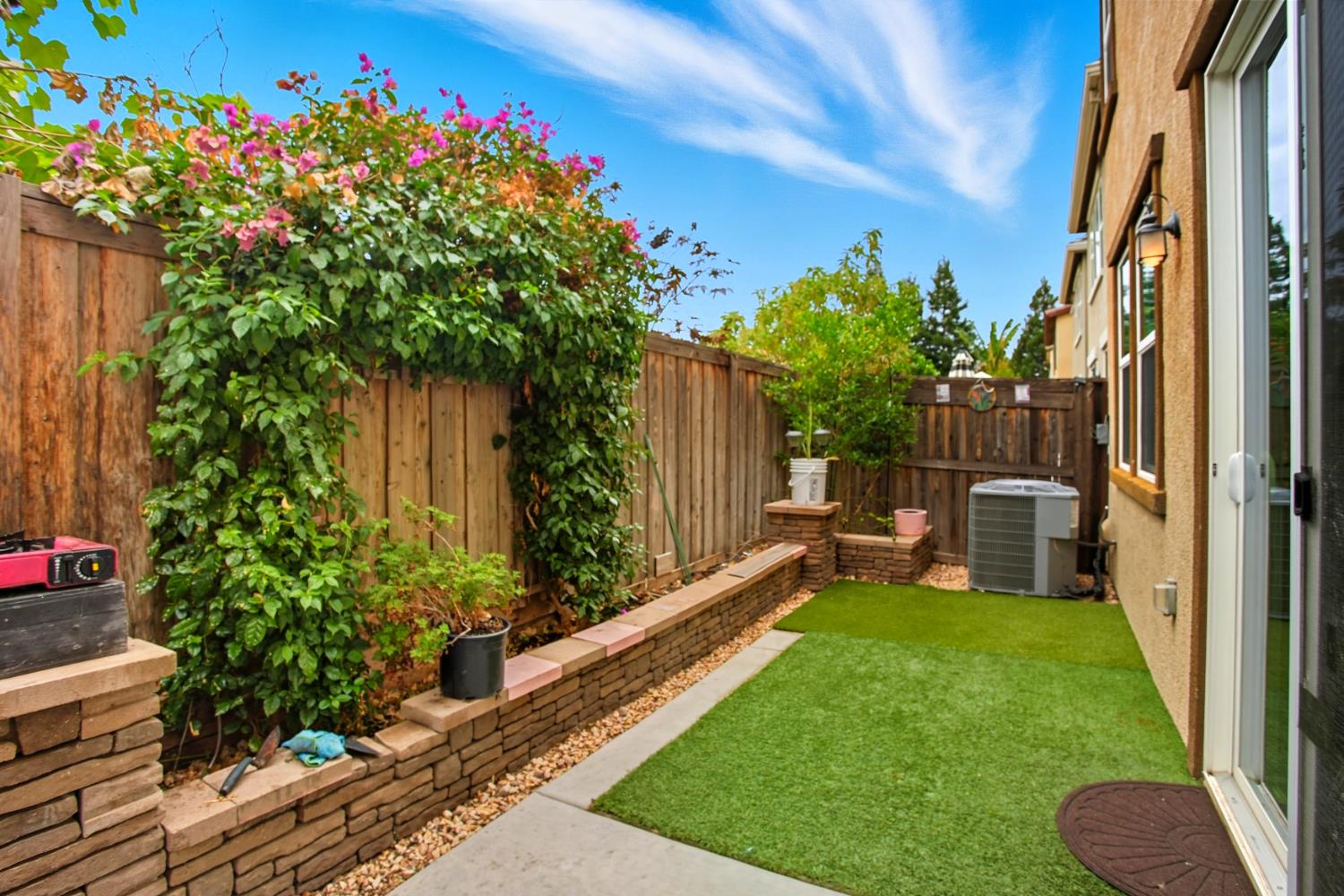 Elk Grove, California, 95758, United States, 3 Bedrooms Bedrooms, ,3 BathroomsBathrooms,Residential,For Sale,1961072