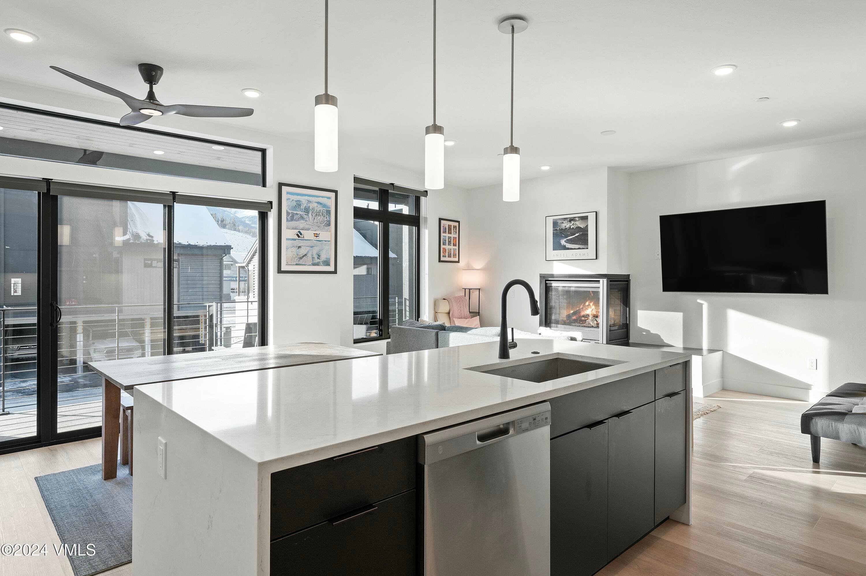 Silverthorne, Colorado, 80498, United States, 2 Bedrooms Bedrooms, ,2 BathroomsBathrooms,Residential,For Sale,1804638