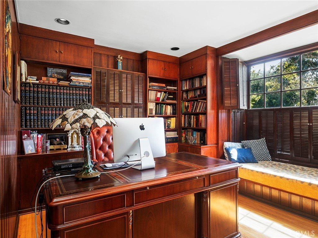 Glendale, California, 91207, United States, 4 Bedrooms Bedrooms, ,3 BathroomsBathrooms,Residential,For Sale,1910492
