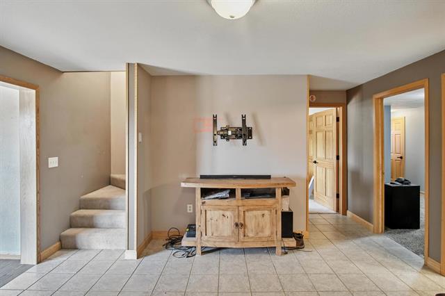 Hot Springs, South Dakota, 57747, United States, 4 Bedrooms Bedrooms, ,2 BathroomsBathrooms,Residential,For Sale,1888090