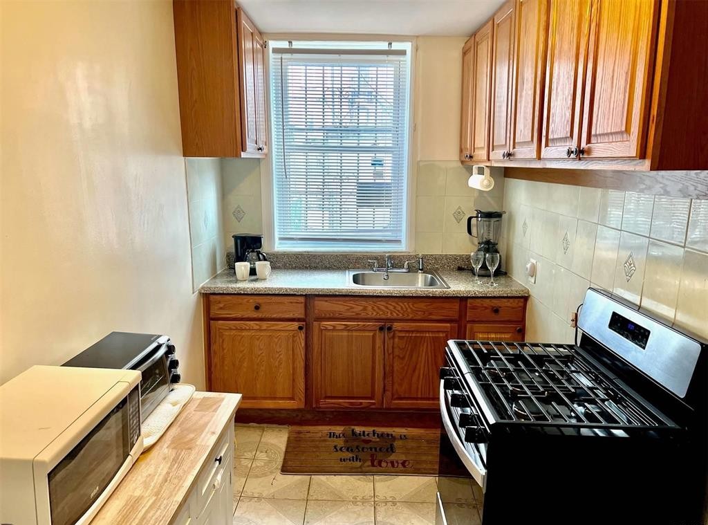 Brooklyn, New York, 11203, United States, 4 Bedrooms Bedrooms, ,3 BathroomsBathrooms,Residential,For Sale,1893526