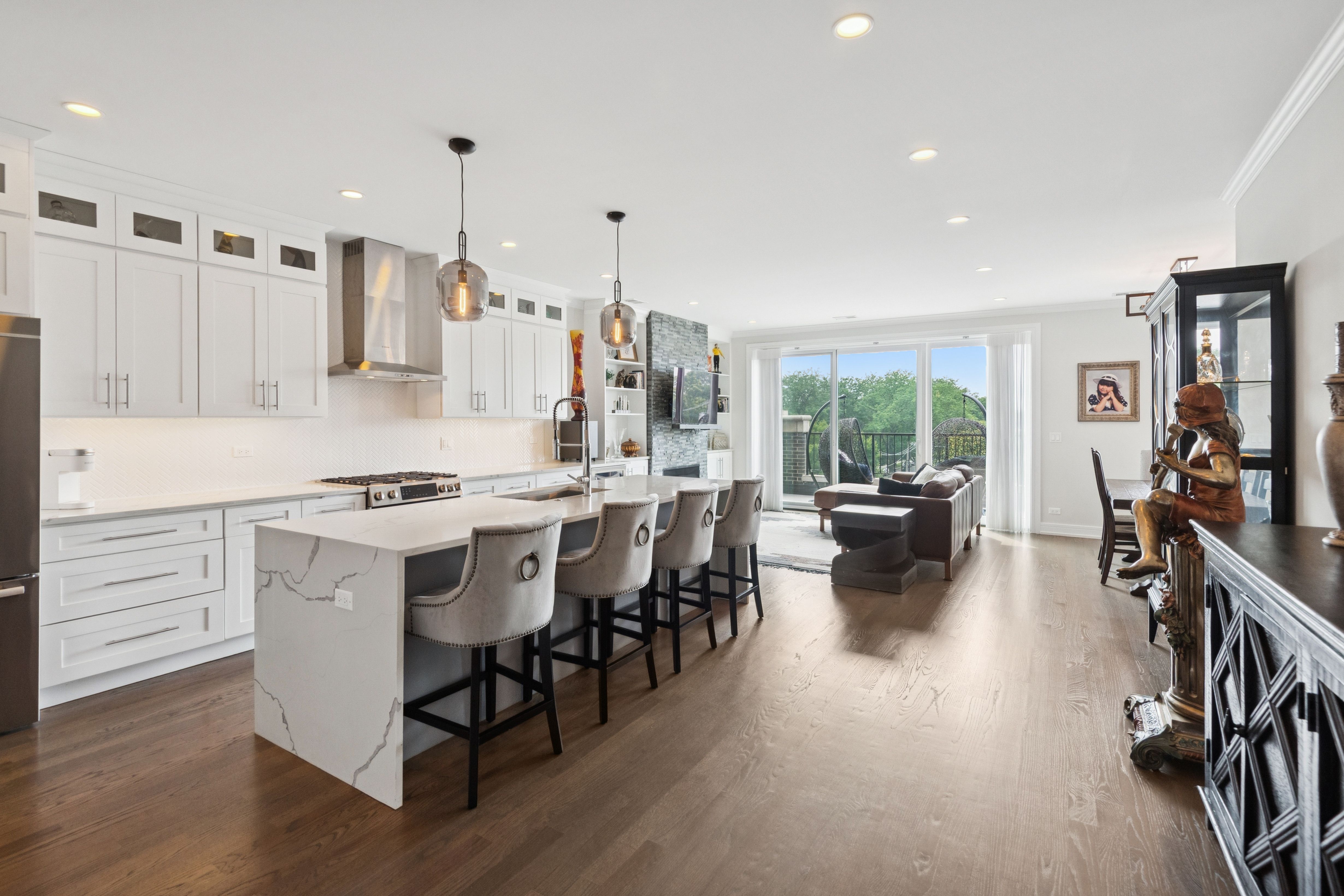  Move-In-Ready Penthouse With Exceptional Indoor-Outdoor Living - 物件實景