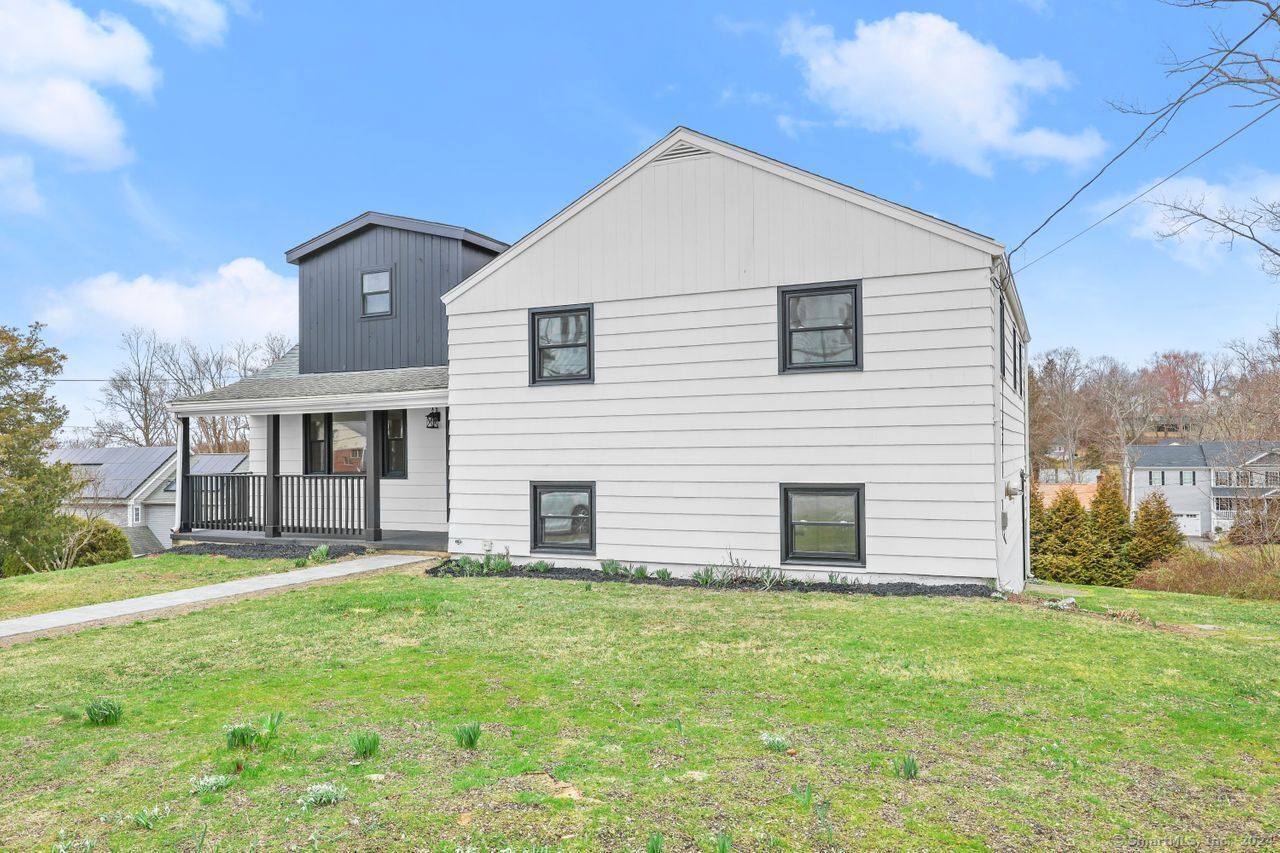 Milford, Connecticut, 06460, United States, 5 Bedrooms Bedrooms, ,3 BathroomsBathrooms,Residential,For Sale,1913239