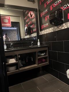 North Bergen, New Jersey, 07093, United States, 1 Bedroom Bedrooms, ,2 BathroomsBathrooms,Residential,For Sale,1975731