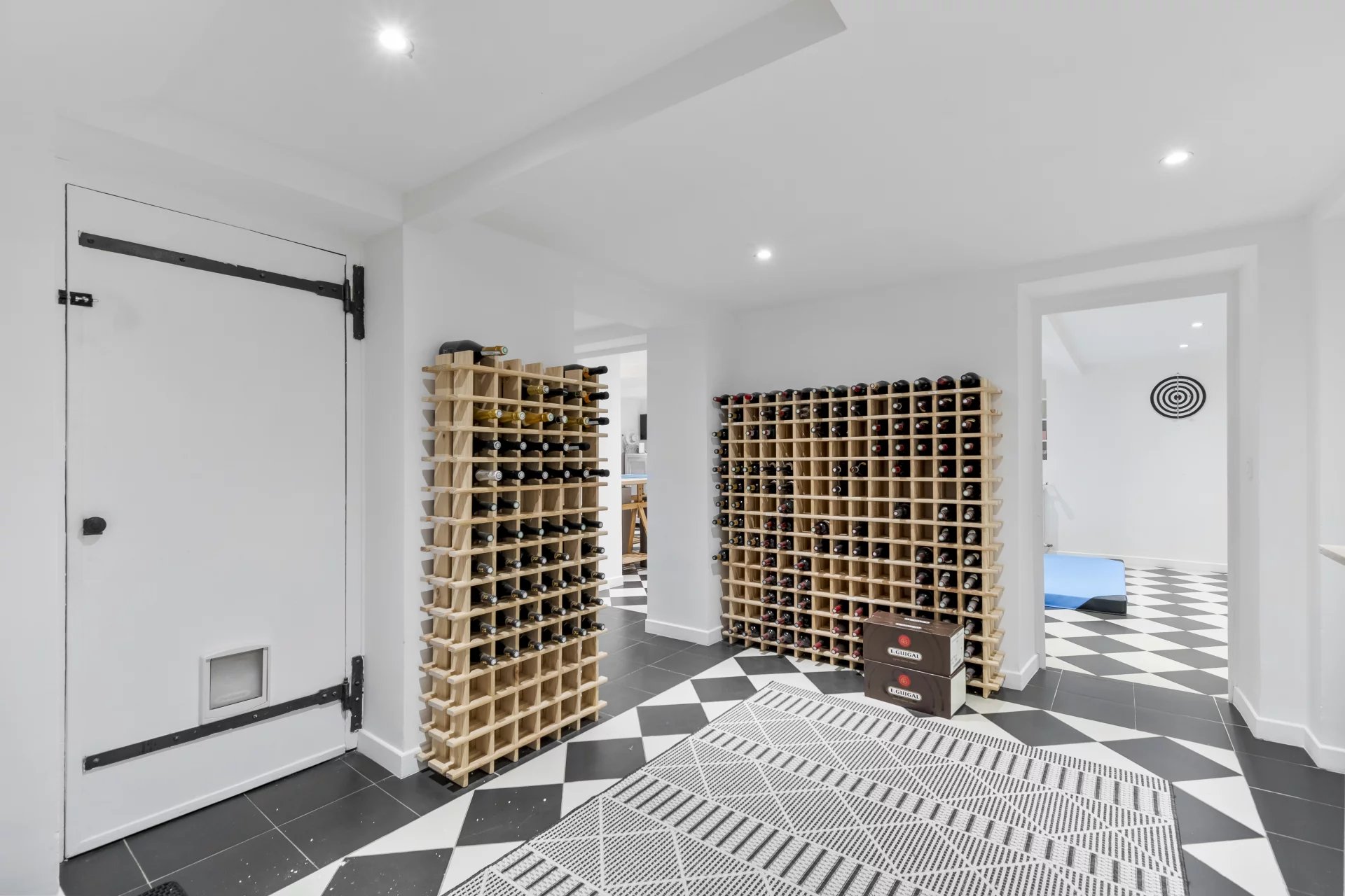 Le Pecq, Île-de-France, 78230, FR, 9 Bedrooms Bedrooms, ,9 BathroomsBathrooms,Residential,For Sale,1994371