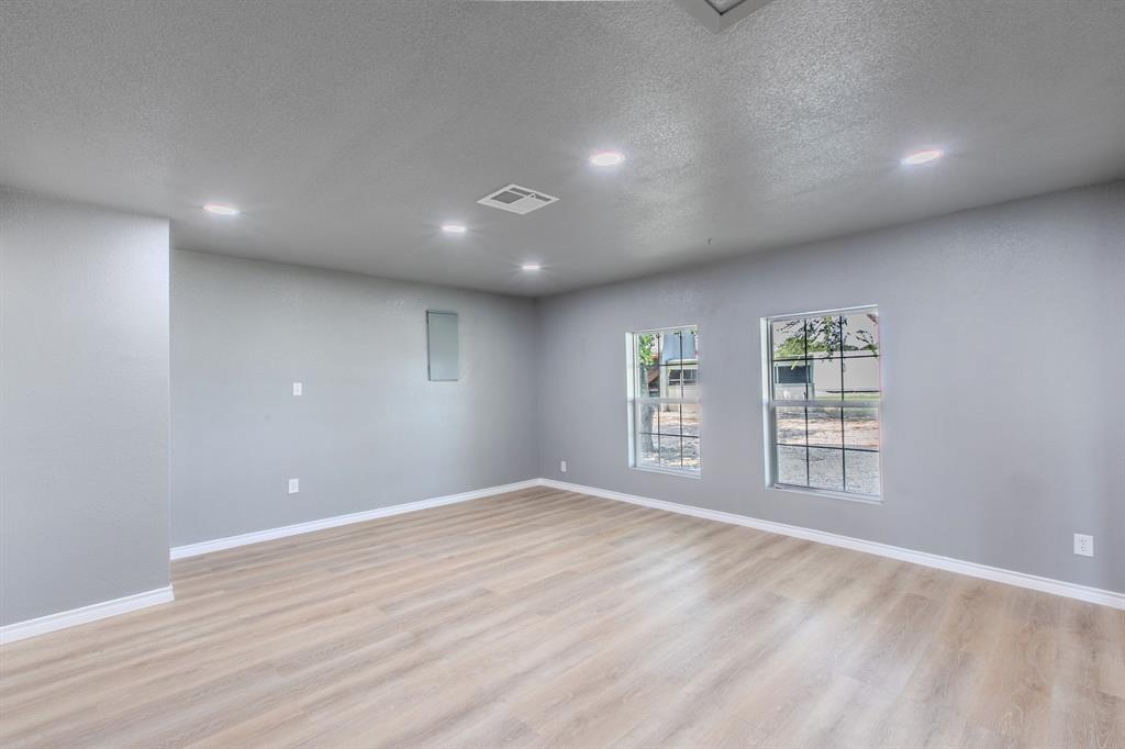 Woodway, Texas, 76712, United States, 4 Bedrooms Bedrooms, ,3 BathroomsBathrooms,Residential,For Sale,1981291