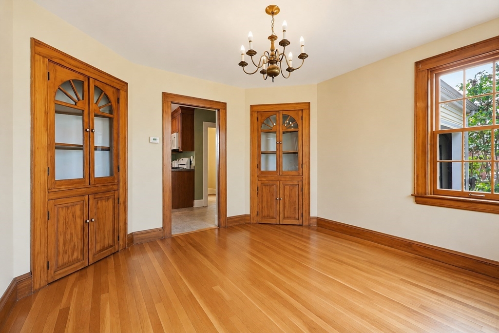 Norwood, Massachusetts, 02062, United States, 4 Bedrooms Bedrooms, ,2 BathroomsBathrooms,Residential,For Sale,2048084