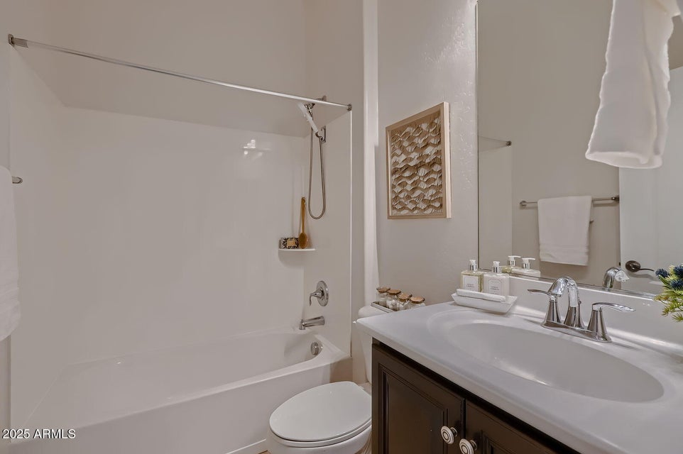 Peoria, Arizona, 85383, United States, 3 Bedrooms Bedrooms, ,3 BathroomsBathrooms,Residential,For Sale,1920342